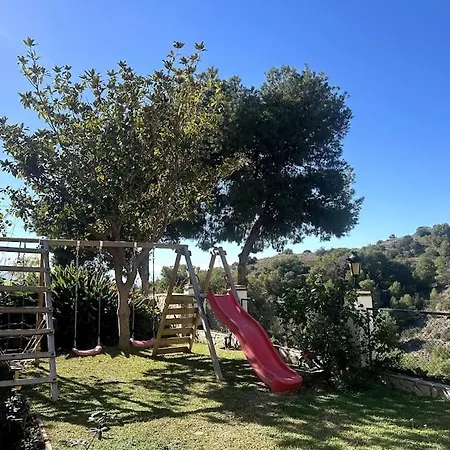 Privada Con Piscina En Villa *